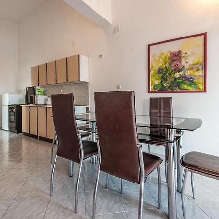 Beautiful Apartment In Vir With Wifi Luaran gambar